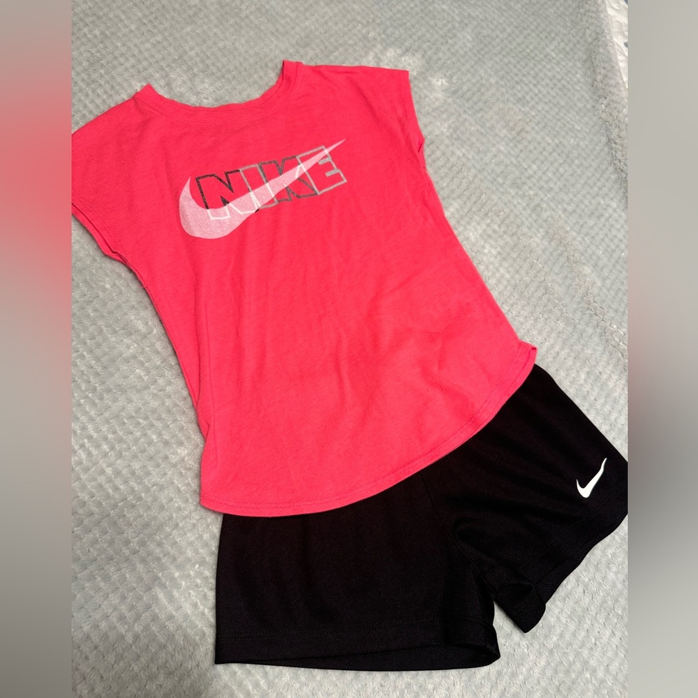 Nike Girl 2 Piece Top & Shorts Set ~ Fuchsia, Black, White & Gray / size 6 - Picture 5 of 5
